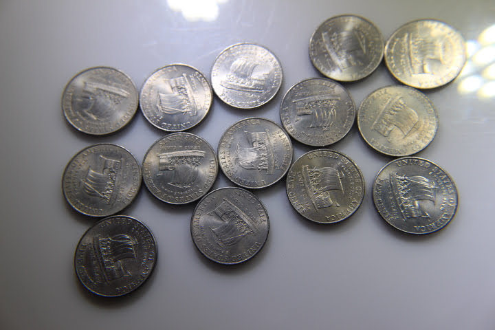 lot 128 image: 14 2004 Ship Nickels