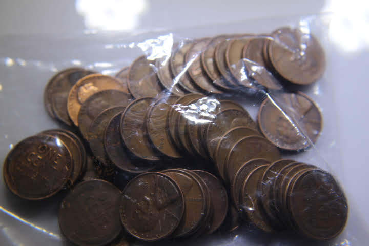 lot 154 image: 1 Roll of Wheat Pennies