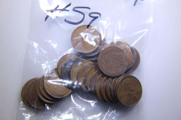 lot 159 image: 29- 1920s Wheat Pennies