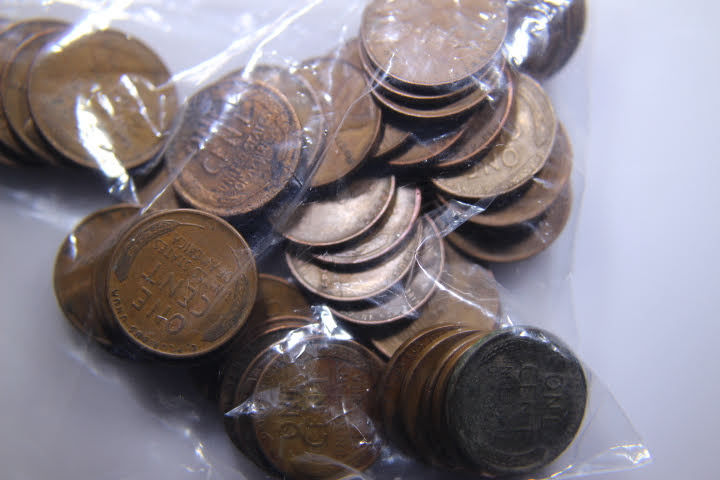 lot 164 image: 1 Roll of Wheat Pennies