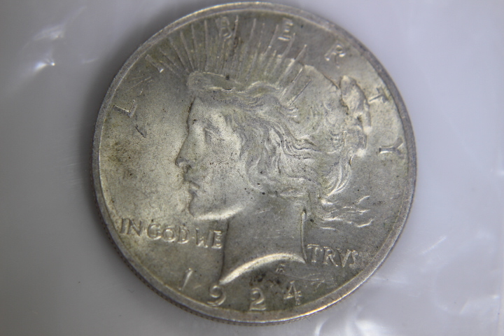lot 14 image: 1- 1924 Peace Dollar 1$