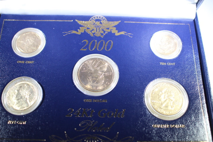 lot 64 image: 3- 24K 2000 US Coin Set