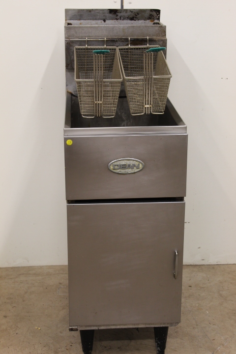 lot 31 image: Gas FRYER