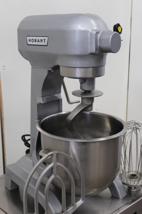 lot 20 image: Sweet HOBART  20 quart commercial mixer