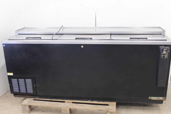 lot 13 image: Bottle Cooler by Beverage Air