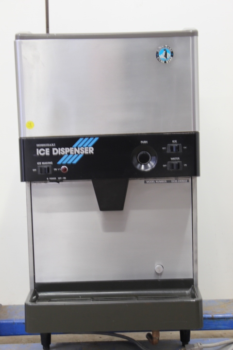 lot 38 image: Hoshizaki Ice Machine