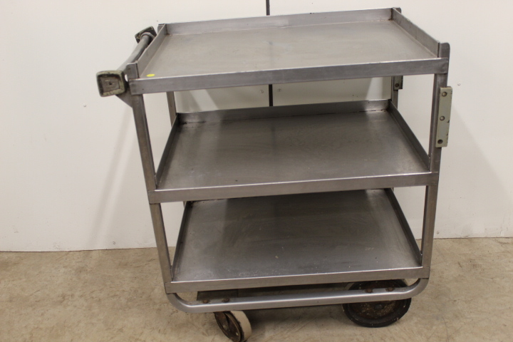 lot 79 image: 3 Tier Service Cart
