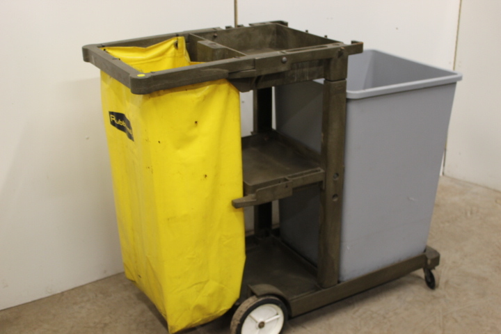 lot 80 image: Janitorial  Cleaning Cart