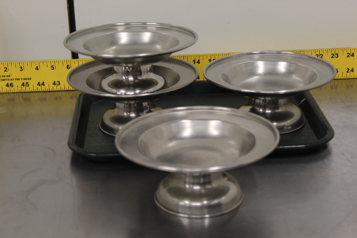 lot 115 image: Candy Dishes