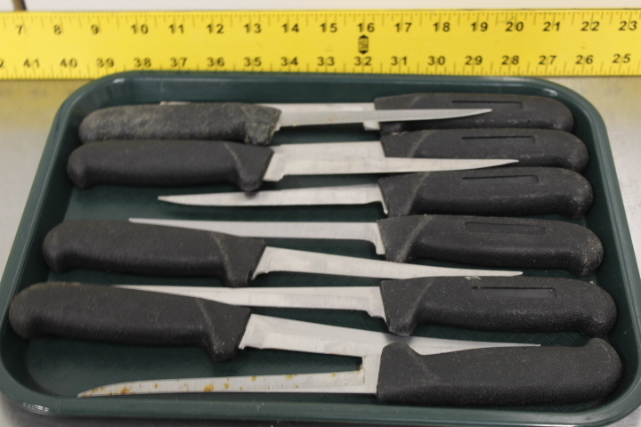 lot 117 image: Knife Lot