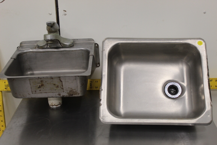 lot 140 image: Hand sink lot