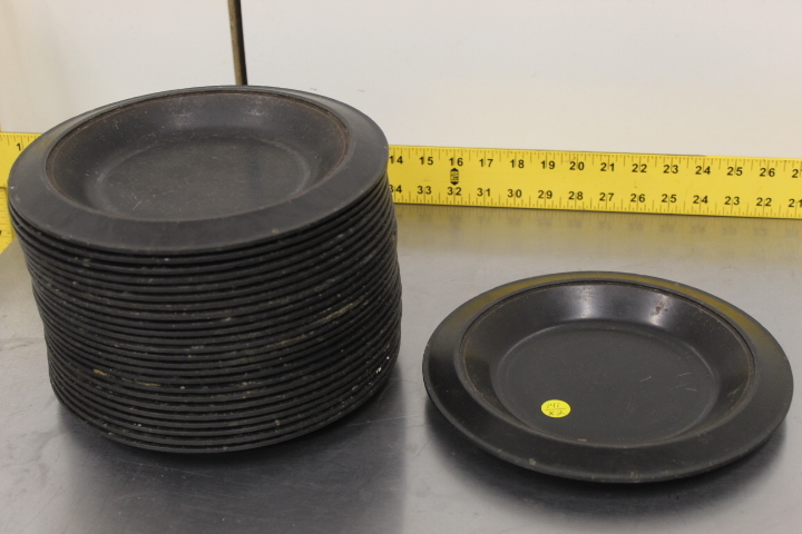 lot 141 image: Plates - sizzle steak thermal underliner