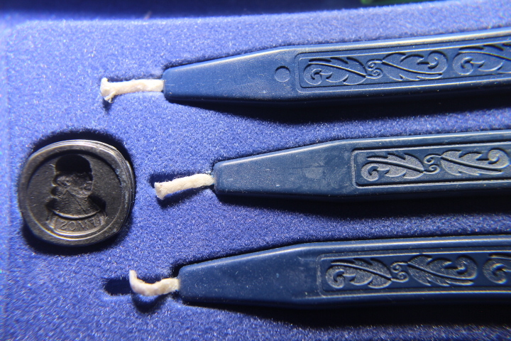 lot 98 image: BEN FRANKLIN WAX AND SEAL SET 113