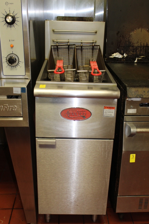 lot 2 image: Fryer