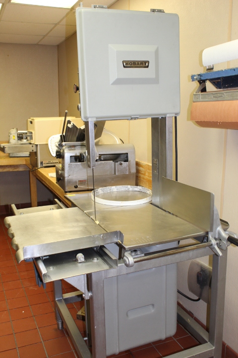 lot 7 image: Sweet  Hobart BANDSAW meat saw