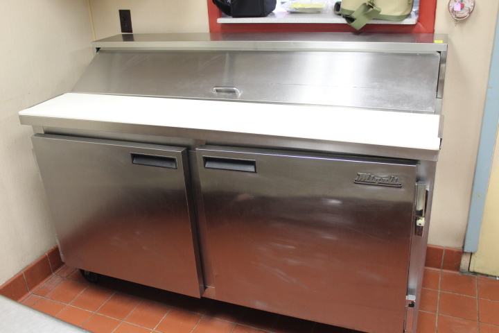 lot 16 image: 5 Refrigerated Sandwich Prep