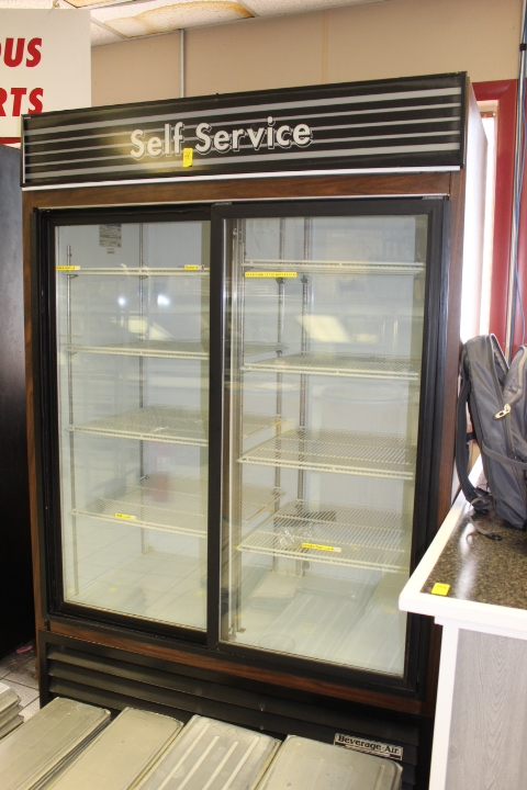 lot 22 image: Glass Door COOLER Merchandiser  Read Description