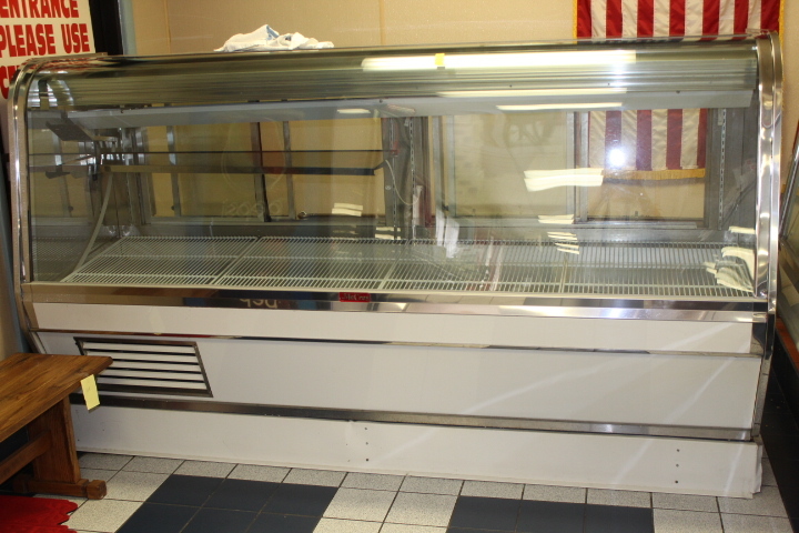 lot 24 image: McCray DELI CASE -self contained