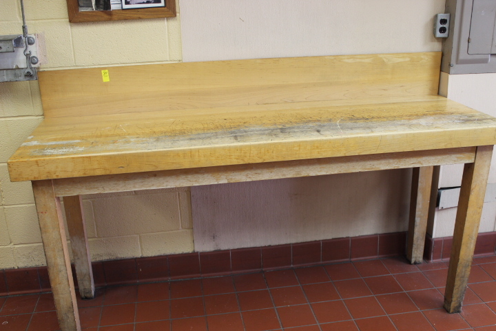 lot 34 image: 6 Butcher Block Table w backsplash