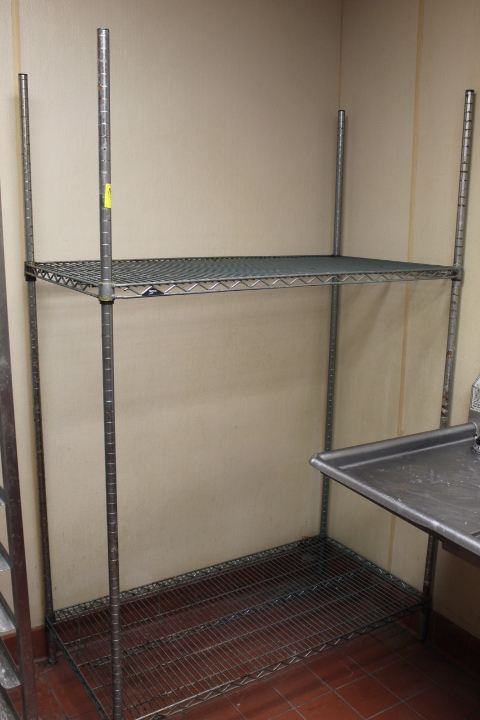 lot 182 image: Metro Shelving