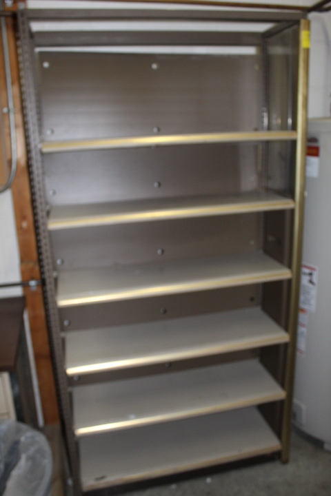 lot 73 image: Metal Shelving