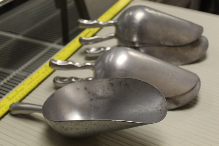 lot 261 image: Aluminum Scoop