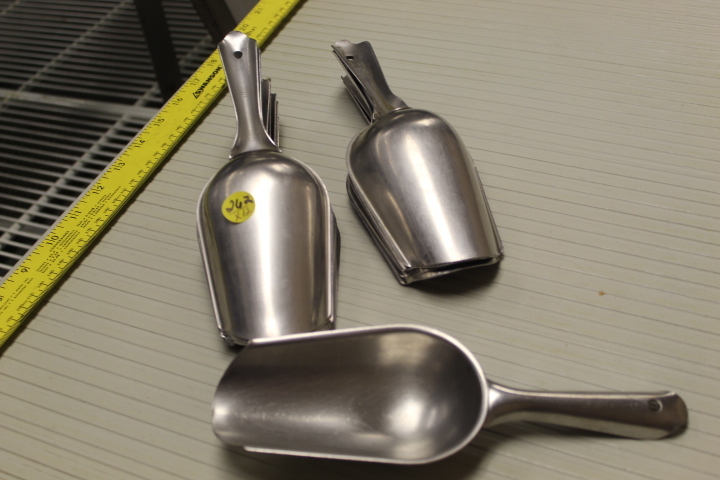 lot 262 image: Aluminum Scoop