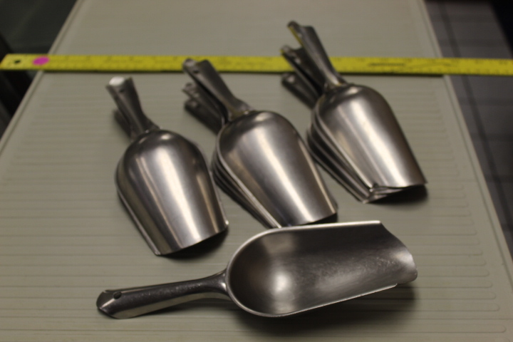 lot 263 image: Aluminum Scoop