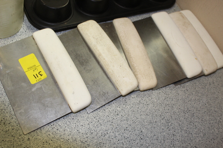 lot 311 image: Dough Cutter Scrapper
