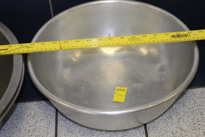 lot 202 image: Stainless Steel Mixing Bowls