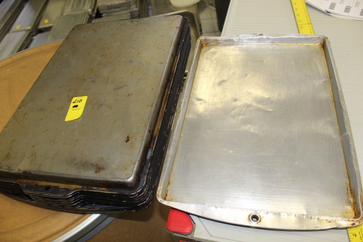 lot 210 image: 14 Sheet Cookie Sheet Lot