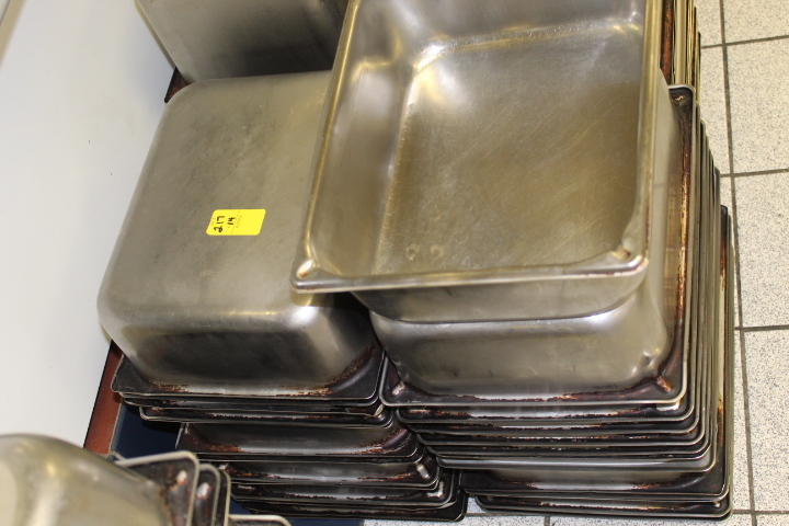 lot 217 image: 12 Size Metal Pans