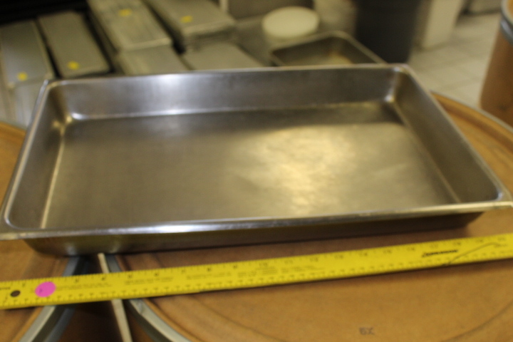 lot 227 image: Metal Insert Pan Stainless Steel