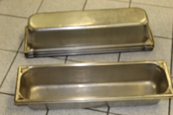 lot 229 image: 12 Long Metal Insert Pans
