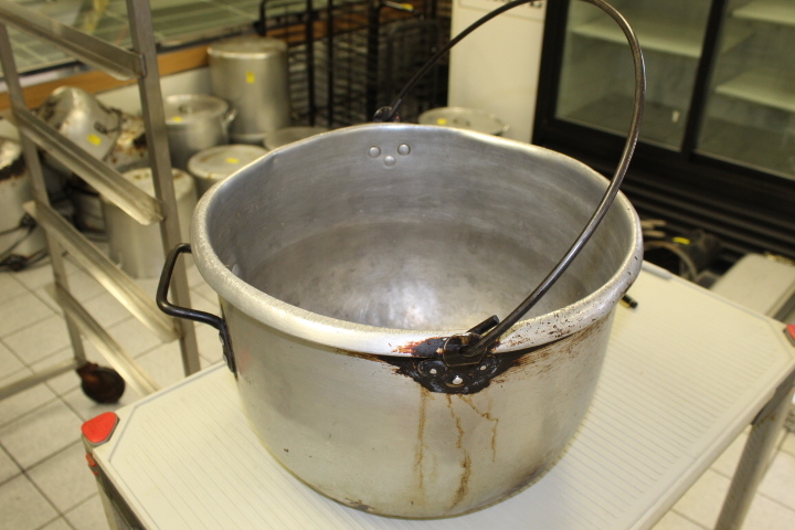 lot 230 image: Kettle