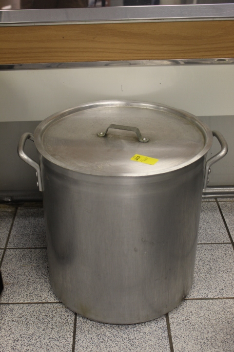 lot 233 image: Stock Pot with Lid