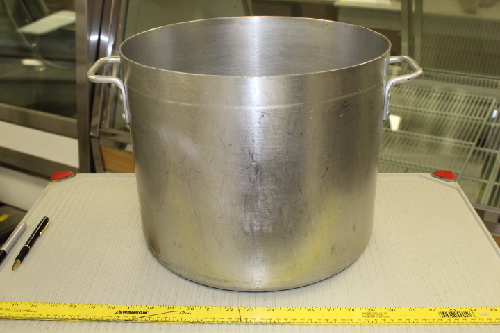 lot 237 image: Stock Pot