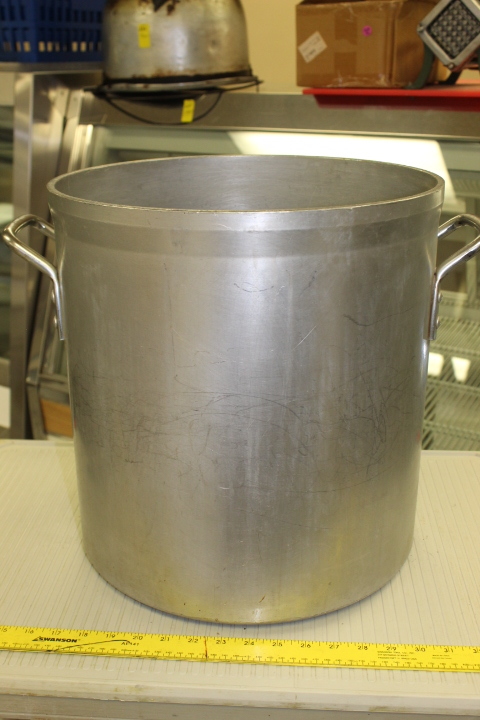lot 239 image: Stock Pot