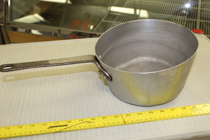 lot 240 image: Sauce Pot