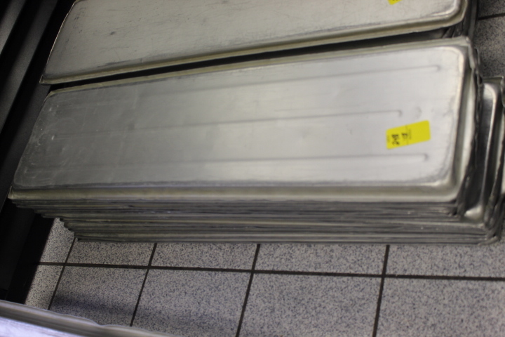 lot 248 image: Market Trays Aluminum