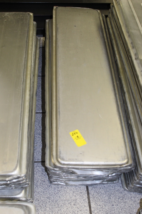 lot 250 image: Market Trays Aluminum