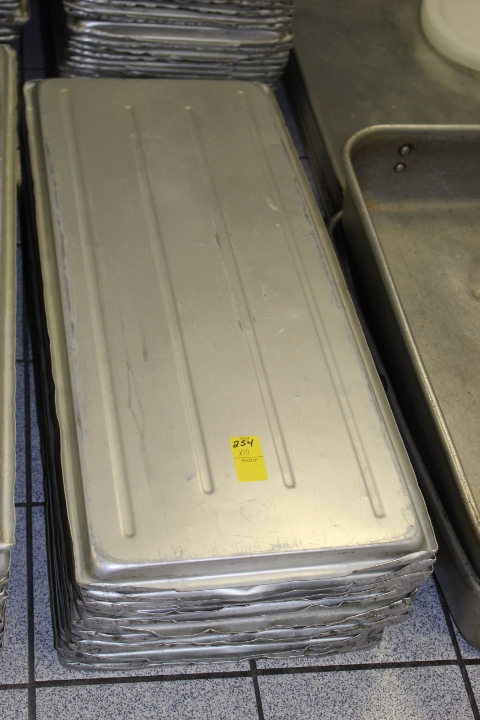 lot 254 image: Market Trays Aluminum