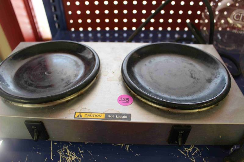 lot 358 image: 2 Burner Coffee Pot Warmer