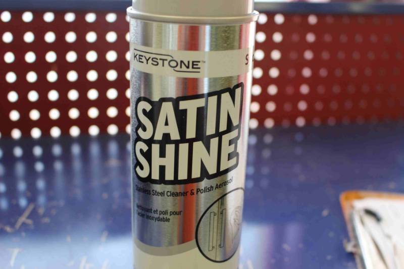 lot 422 image: Stainless Steel Polish