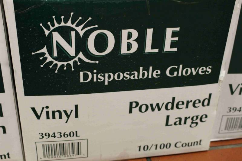lot 376 image: Disposable Vinyl Glove Powder