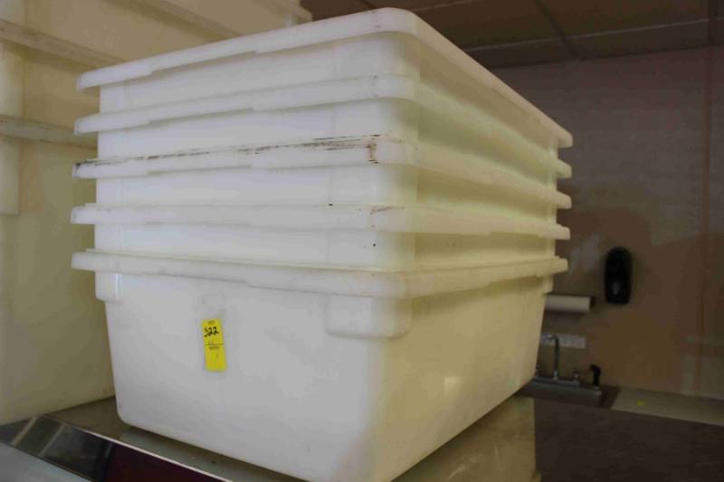 lot 322 image: Plastic Tubs Heavy Duty