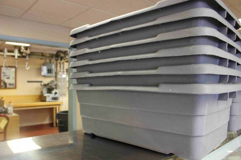 lot 327 image: Plastic Tubs Heavy Duty