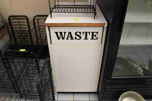 lot 353 image: Commercial Trash  Bin Can