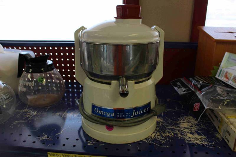 lot 360 image: Mega Juicer