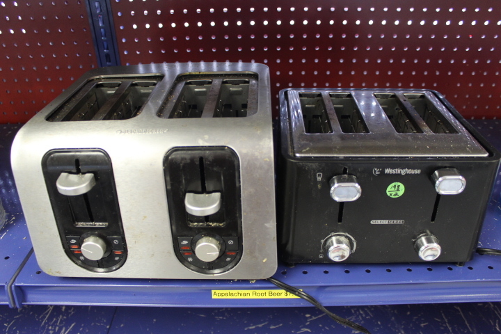 lot 198 image: Toasters